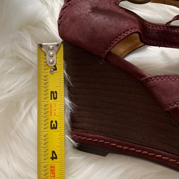 NWOT Trask Felicity Fringe Wedges - Picture 7 of 8